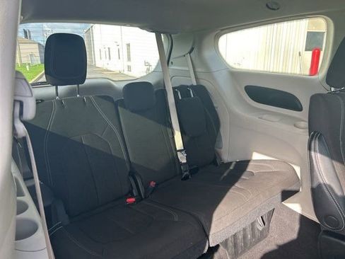 Used 2023 Chrysler Voyager LX FWD image 34