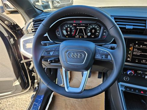 New 2025 Audi Q3 2.0T Premium image 10