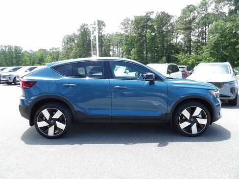 Certified 2023 Volvo C40 P8 Recharge Ultimate w/ Protection Package Premier AWD/4WD image 4