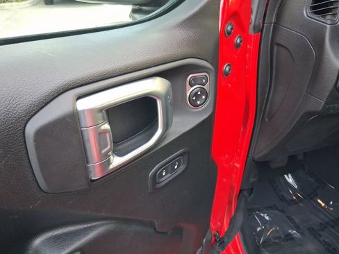 Used 2024 Jeep Wrangler Unlimited Sport AWD/4WD image 16