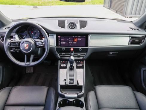 Certified 2026 Porsche Macan AWD/4WD image 25
