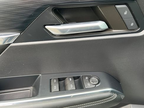 Used 2024 GMC Acadia Elevation image 10