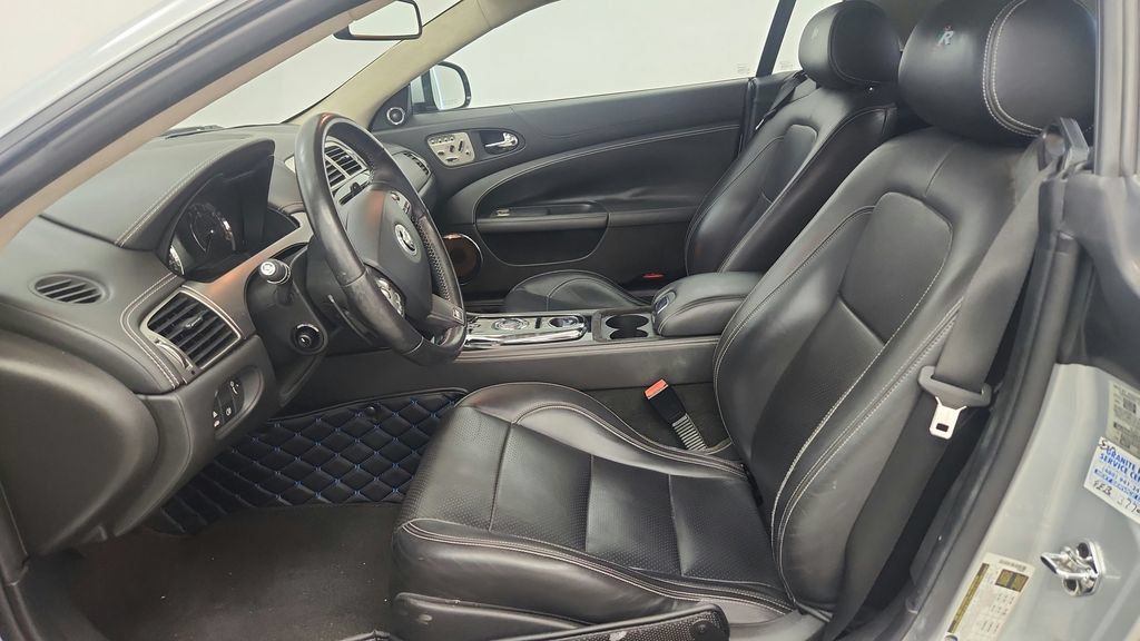 Used 2010 Jaguar XKR R RWD image 13
