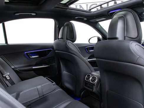 Used 2025 Mercedes-Benz C 300 4MATIC Sedan image 27