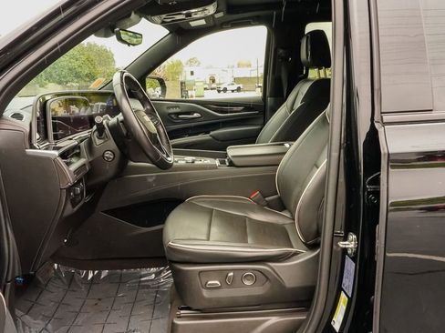 Certified 2024 Cadillac Escalade Sport image 13