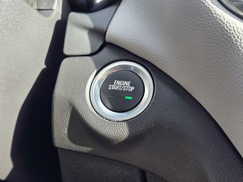 Used 2023 Chevrolet Equinox LT image 38