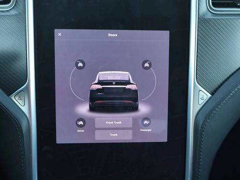 Used 2018 Tesla Model X 100D image 22