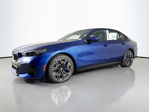 New 2026 BMW 530i w/ M Sport Package image 3