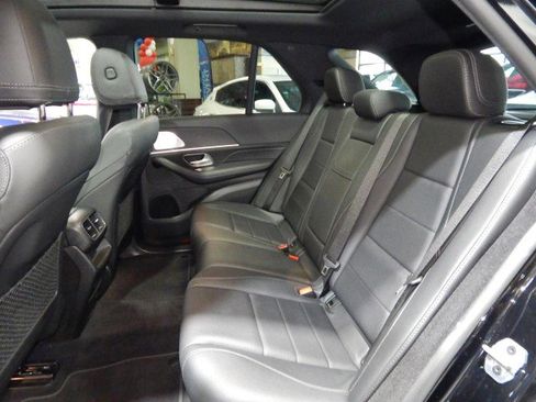 Used 2023 Mercedes-Benz GLE 450 4MATIC w/ AMG Line Exterior image 36