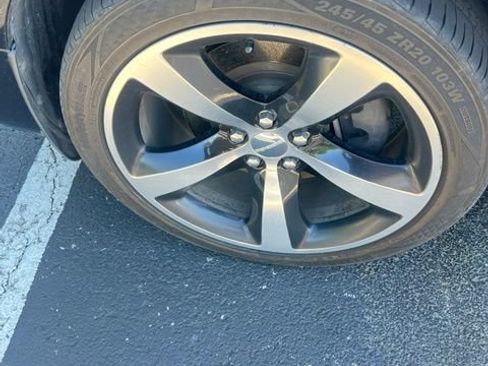 Used 2014 Dodge Challenger R/T RWD image 9