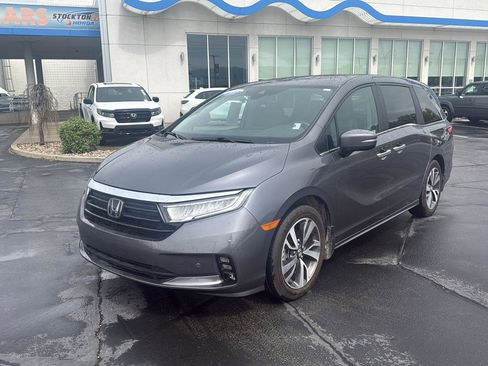 Certified 2024 Honda Odyssey Touring image 3