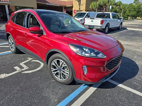 Used 2021 Ford Escape SEL w/ Technology Package FWD image 1
