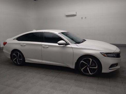 Used 2018 Honda Accord Sport image 10