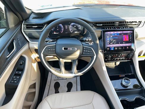 New 2025 Jeep Grand Cherokee L Limited w/ Luxury Tech Group II image 14