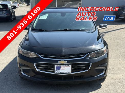 Used 2017 Chevrolet Malibu LT FWD image 1