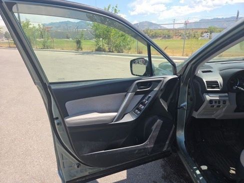 Used 2018 Subaru Forester 2.5i Premium AWD/4WD image 10