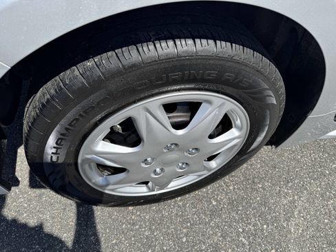 Used 2022 Toyota Corolla LE image 11