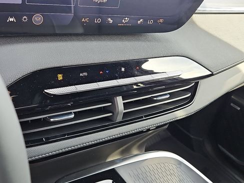 New 2026 Buick Enclave Sport Touring w/ Power Package image 17