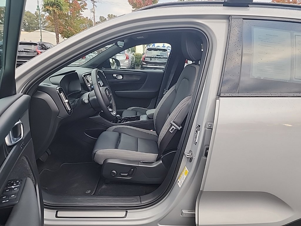 Certified 2023 Volvo XC40 Recharge Plus AWD/4WD image 8