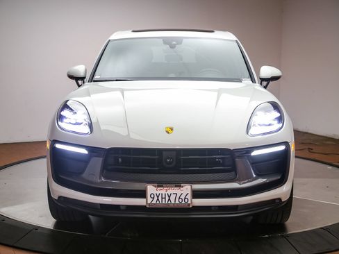 Certified 2026 Porsche Macan Turbo AWD/4WD image 3