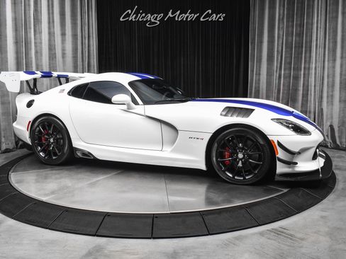 Used 2013 SRT Viper GTS w/ GTS Laguna Interior Pkg image 6