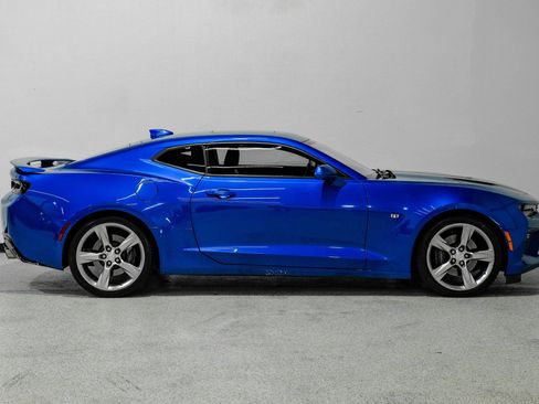 Used 2018 Chevrolet Camaro SS RWD image 5