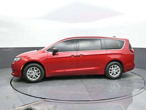New 2025 Chrysler Voyager LX image 2