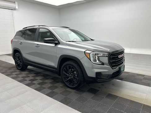 Certified 2024 GMC Terrain SLE w/ Driver Convenience Package AWD/4WD image 7