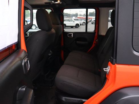 Used 2023 Jeep Wrangler Unlimited w/ Convenience Group AWD/4WD image 5