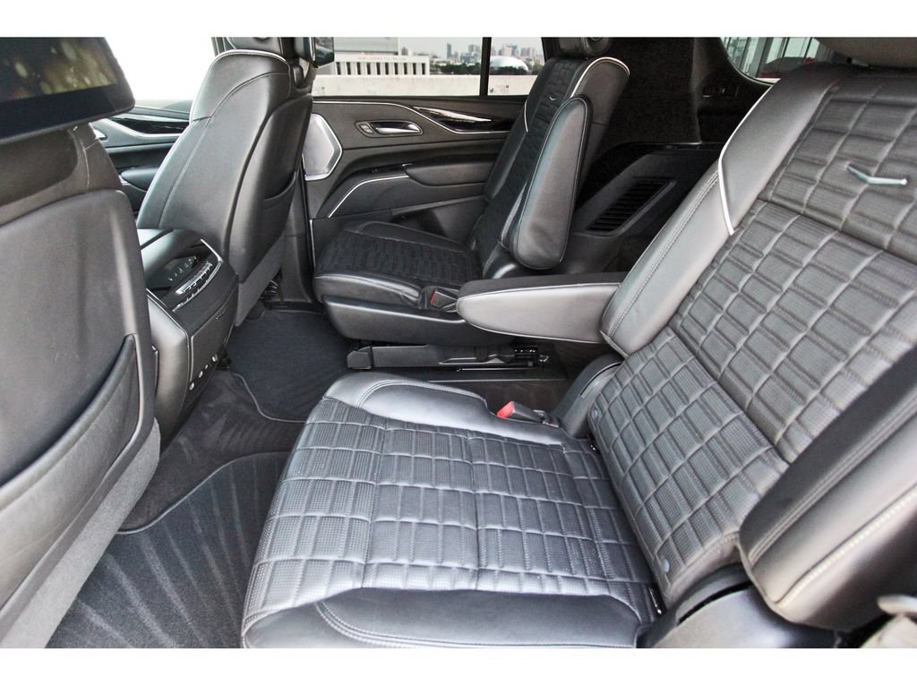 Used 2023 Cadillac Escalade V w/ LPO, ONYX Package AWD/4WD image 7