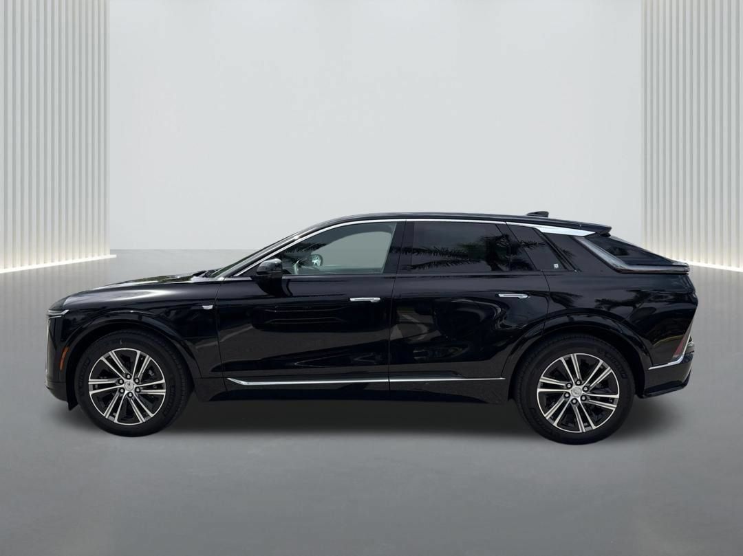 New 2026 Cadillac Lyriq Luxury RWD image 8