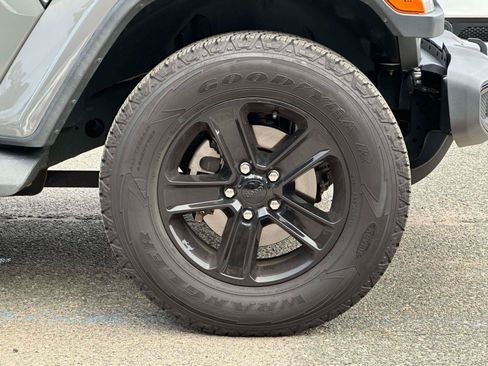 Used 2020 Jeep Wrangler Unlimited Sahara AWD/4WD image 7
