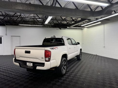 Used 2017 Toyota Tacoma TRD Sport image 2