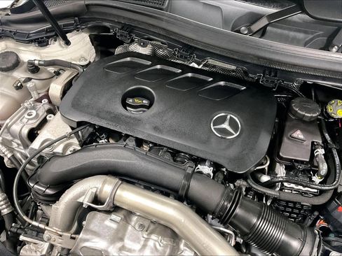 Used 2025 Mercedes-Benz GLA 250 4MATIC image 35