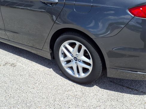 Used 2016 Ford Fusion SE FWD image 26