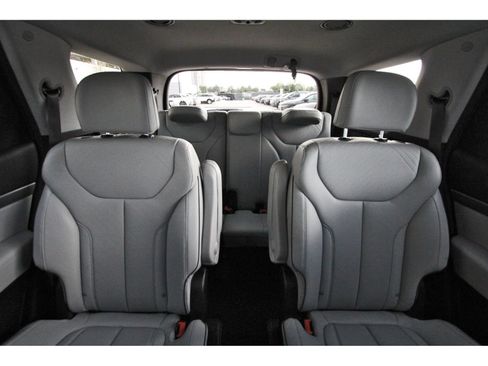 Certified 2025 Hyundai Palisade SEL AWD/4WD image 15