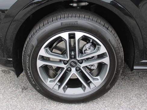 Used 2025 Audi Q5 Premium w/ Convenience Package AWD/4WD image 34