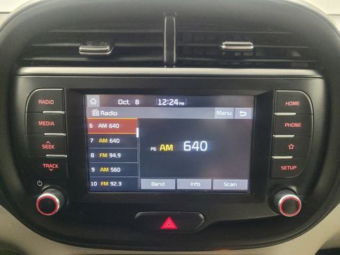 Used 2020 Kia Soul LX image 25