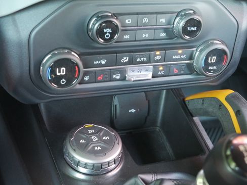 Certified 2023 Ford Bronco Badlands AWD/4WD image 18