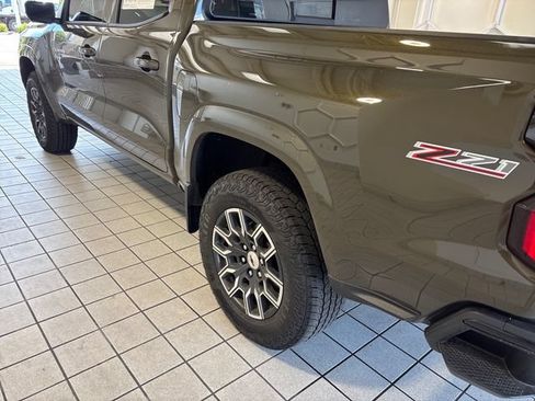 Used 2024 Chevrolet Colorado Z71 w/ Z71 Convenience Package 2 AWD/4WD image 19