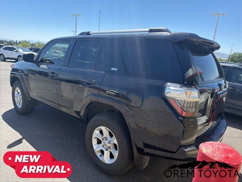Used 2024 Toyota 4Runner SR5 Premium w/ SR5 Premium Package AWD/4WD image 13