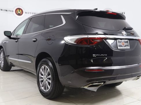 Used 2023 Buick Enclave Essence AWD/4WD image 4