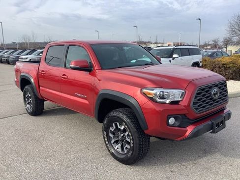 Used 2021 Toyota Tacoma TRD Off-Road AWD/4WD image 3
