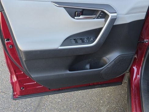 Used 2023 Toyota RAV4 Limited image 39