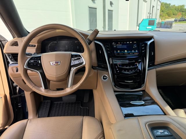 Used 2019 Cadillac Escalade ESV Platinum AWD/4WD image 30