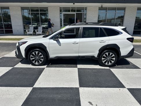 Used 2023 Subaru Outback Limited image 1