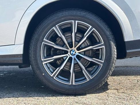 Used 2023 BMW X6 xDrive40i w/ M Sport Package AWD/4WD image 3