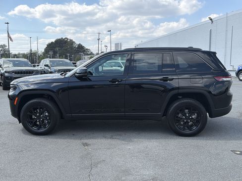 New 2026 Jeep Grand Cherokee Altitude AWD/4WD image 4