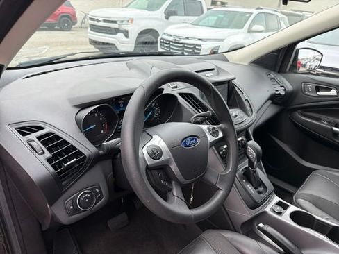Used 2016 Ford Escape SE w/ SE Chrome Package FWD image 15