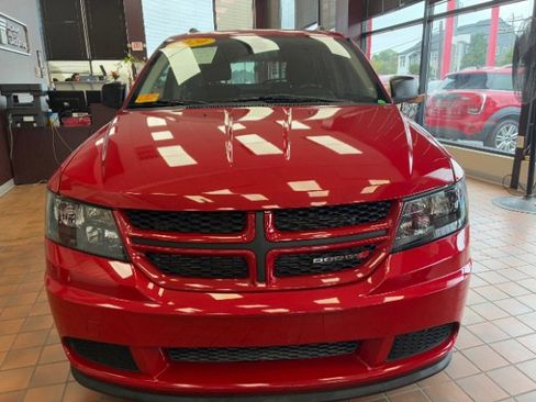 Used 2020 Dodge Journey SE w/ SE Popular Equipment Group image 4